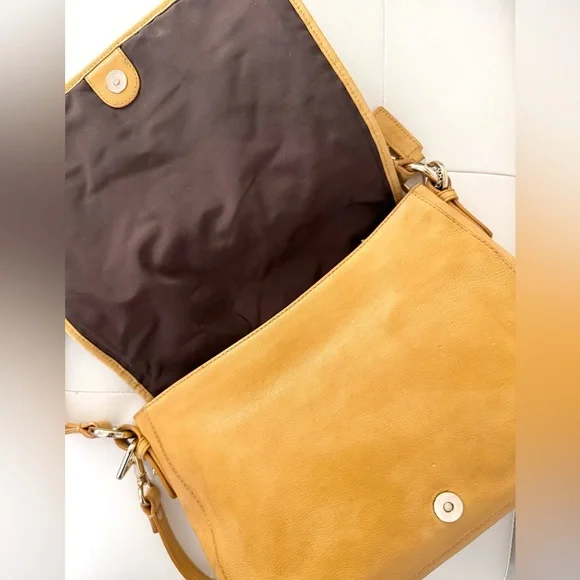 Cole Haan Elegant Tan Yellow Woven Shoulder Bag crossbody - Picture 7 of 11